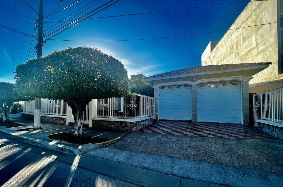 Casa Lomas En Zona Dorada, 5 Minutos De La Playa